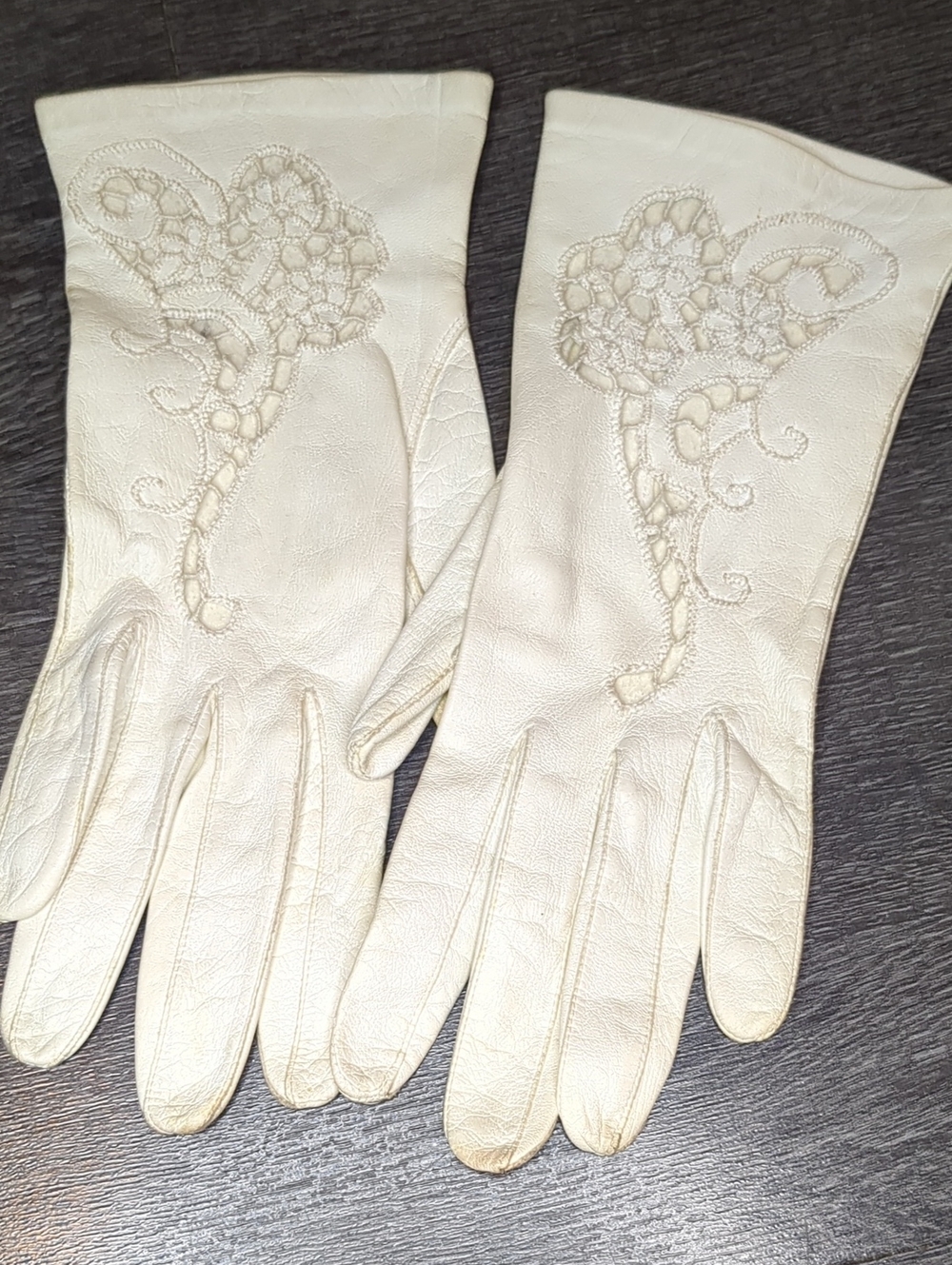 Vintage 50s 60s Women's White Leather Gloves Floral Lace Cutout Formal Wedding